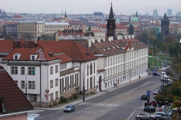 Z historické tramvajové měnírny na Malé Straně má být hotel