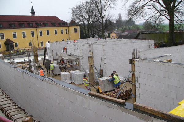 Přístavba pavilonu domova důchodců v Proseči u Pošné