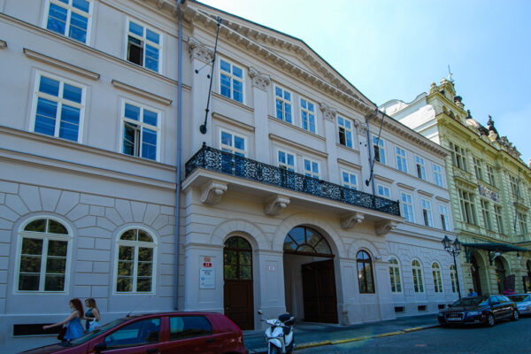 Obnova průčelí městského domu Kamerál v Plzni