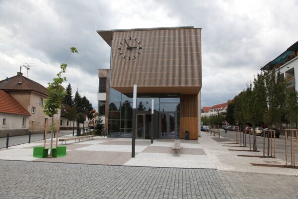 Přístavba základní školy v Dobřichovicích