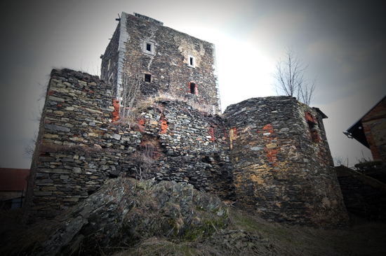 Obnova tvrze Hradenín