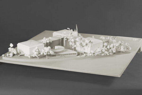 Filmy a procházky za architekturou s výstavou Budování státu