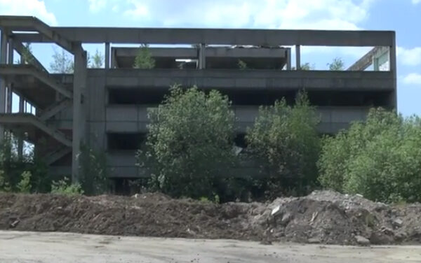 Bourání nedostavěného obchodního centra ve Zlíně začne na jaře