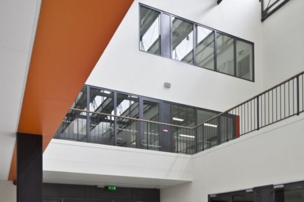 Škola v Ostrově nad Ohří