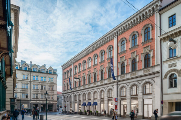 FINEP dokončil opravu Lannova paláce