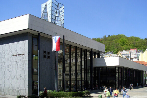 Karlovy Vary vypíšou architektonickou soutěž na Vřídelní kolonádu
