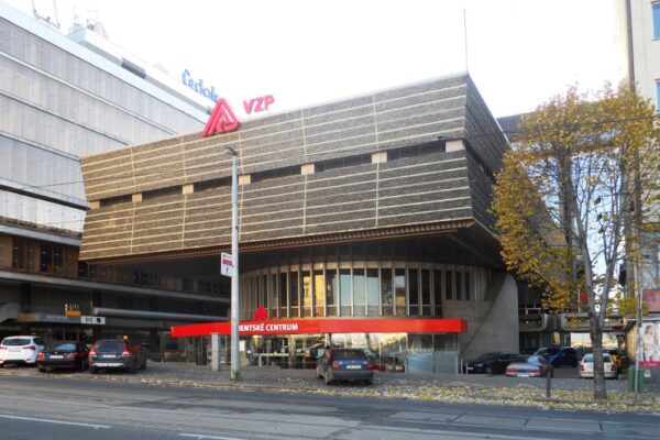 MK rozhoduje, zda budova Transagu na Vinohradské bude památkou