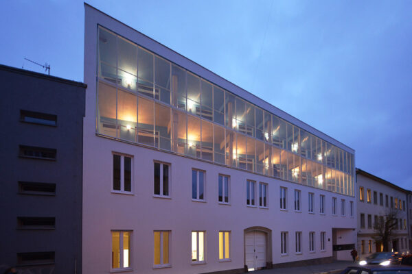 Rekonstrukce a nástavba bytového domu