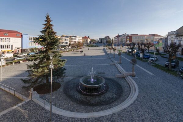 Náměstí Republiky ve Žďáru nad Sázavou