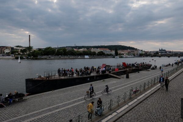 Architekti a starostové na jedné lodi