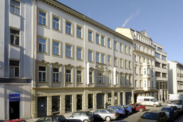 Po dostavbě hotelu Yasmin se obnoví pasáž do ulice Politických vězňů