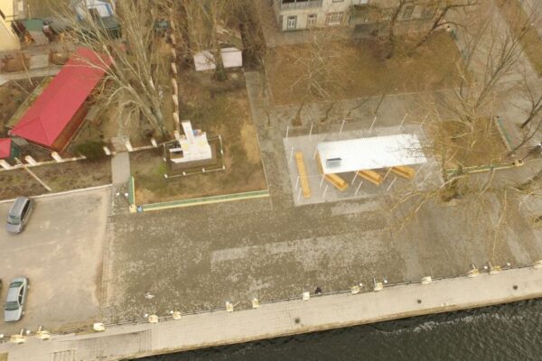 Pavilon na nábřeží Dněpru