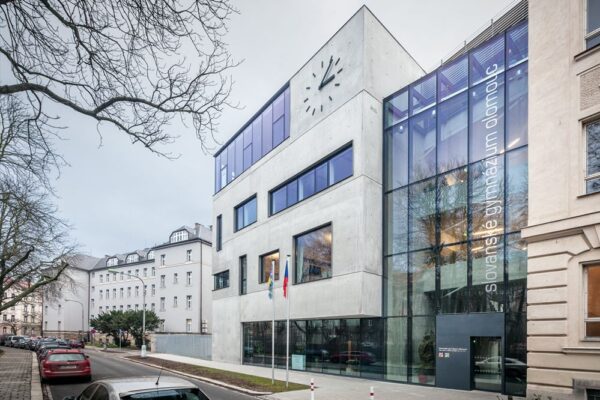 Přístavba školy v Olomouci