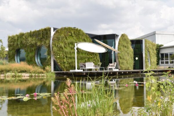 První zkušenosti s experimentální budovou