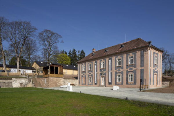 Stavbami roku hradeckého kraje jsou opravený klášter a pekárna