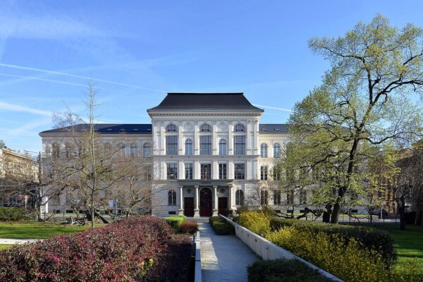 Kdo byl Augustus Krumholz?