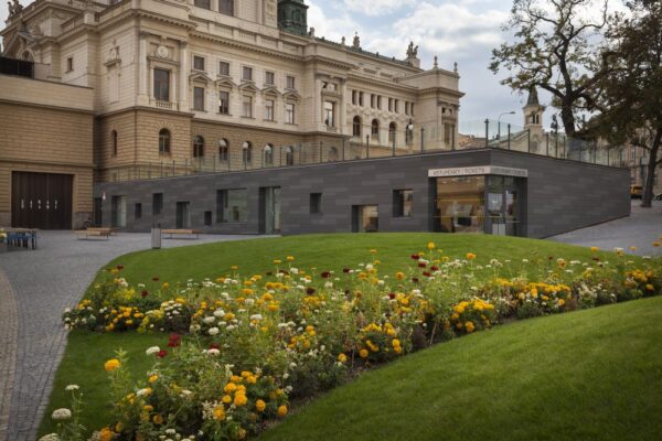 Úprava okolí divadla J. K. Tyla v Plzni