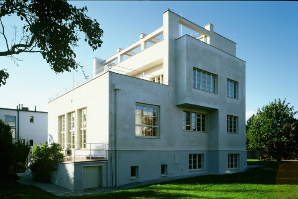 Nová galerie v pražské vile architekta Loose