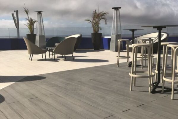 Kompozitní terasová prkna iDecKing z rýžových slupek a čistého PVC