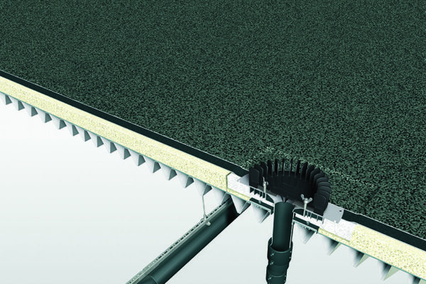 Ploché střechy odvodňujte s minimem střešních vtoků i svodů