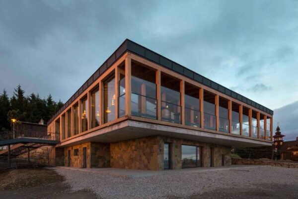 Výstupní stanice lanové dráhy na Pustevnách