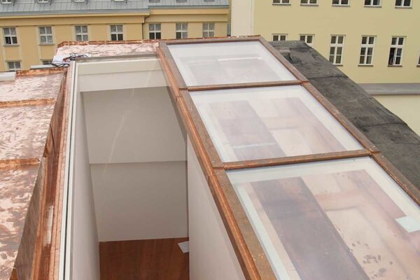 Střešní prosklení a střešní výstupy Solara