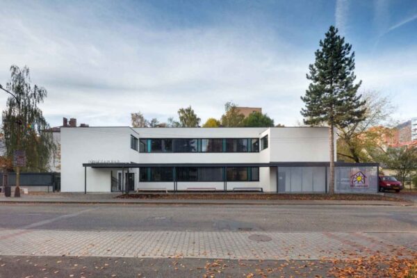 Rekonstrukce fasády a okolí domu dětí a mládeže