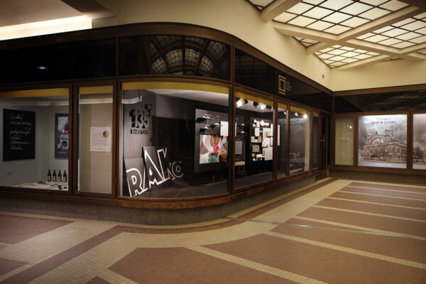 Expozice RAKO v Pasáži českého designu