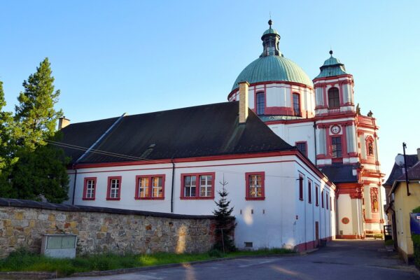 Na opravy kláštera a baziliky v Jablonném přispívají i turisté