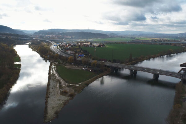 Příměstský park na soutoku Berounky a Vltavy