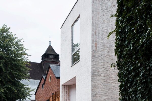 Přestavba stáje na rodinný dům