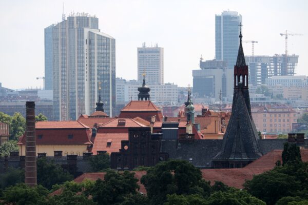 Výškové budovy k modernímu městu patří