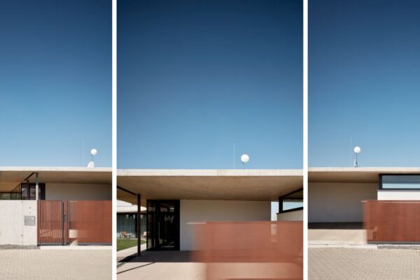 Dom pre starých rodičov a deväť vlčat