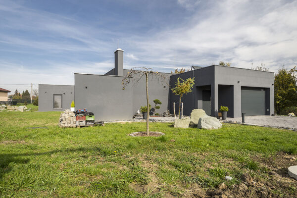 Dům kompletně bez dřeva a zateplení? Ano, vlastníma rukama!