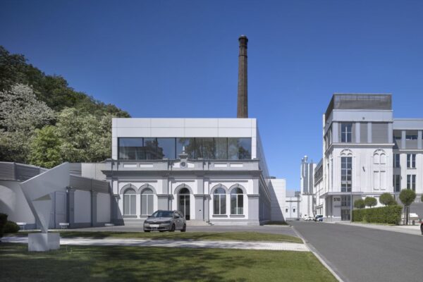 Vstupní areál Technologického a vývojového centra Škoda – auto