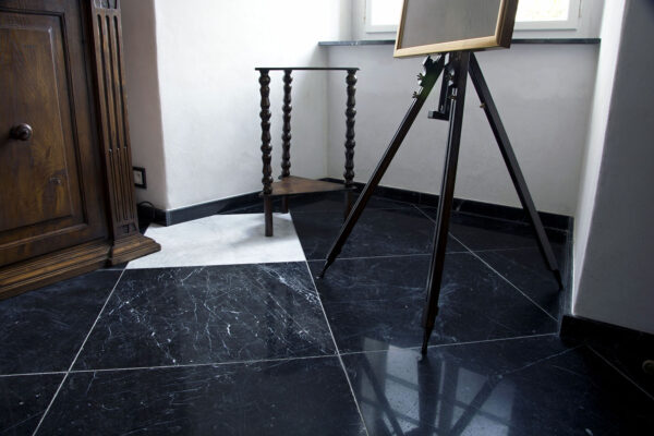 Čím přilepit netradiční obklady nebo dlažbu?