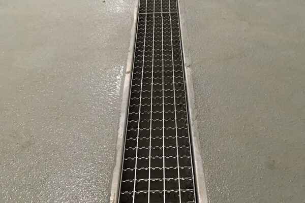 Nerezové žlaby v logistickém CTParku v Lipníku nad Bečvou