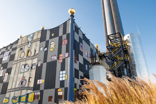 Spalovna nemusí být jen hora kovu a páry