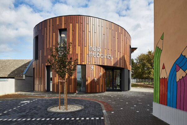 Sportovní a společenská hala