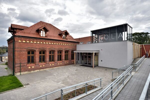 Přístavba u Základní školy Petřkovice