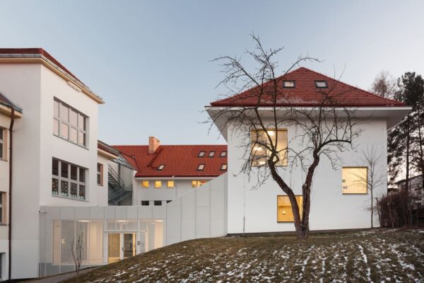 Základní škola Járy Cimrmana