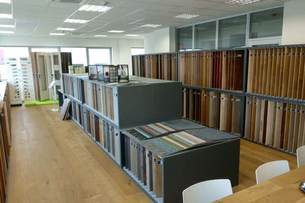 Kratochvíl parket profi otevřel partnerům neomezeně své showroomy v Praze a Brně