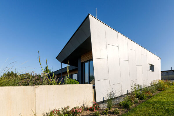 Dům s minimem zdí a maximem skla