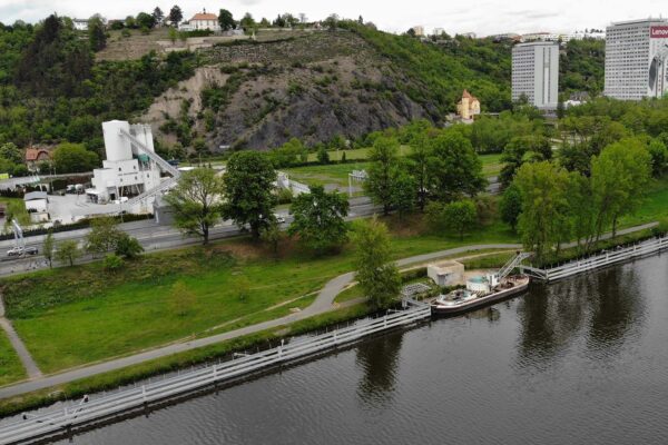 TBG Metrostav zvažuje zkultivování betonárny Libeň