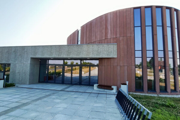 Centrální hřbitov v Havířově-Šumbarku má novou smuteční síň