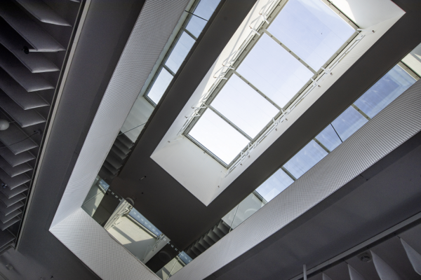 Konstrukce akustických příček Knauf  v nové centrále ČSOB v Praze