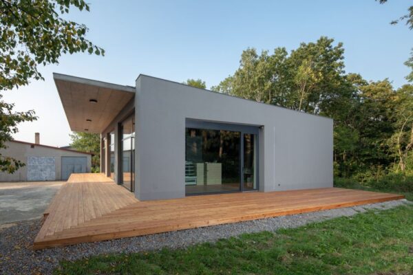 Přestavba garáží v Trojanovicích