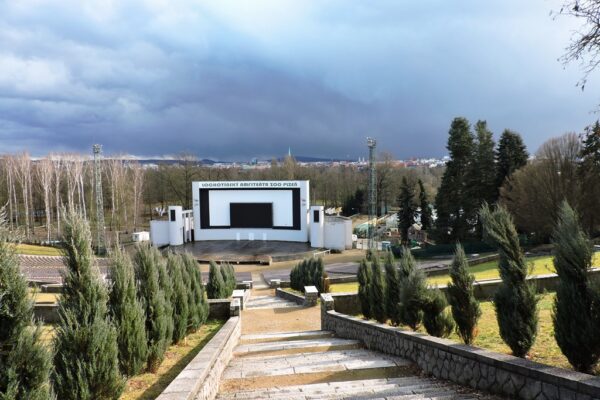 Rekonstrukce pódia lochotínského amfiteátru v Plzni