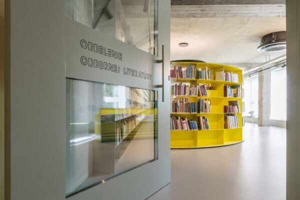 Oddelenie odbornej literatúry Mestskej knižnice