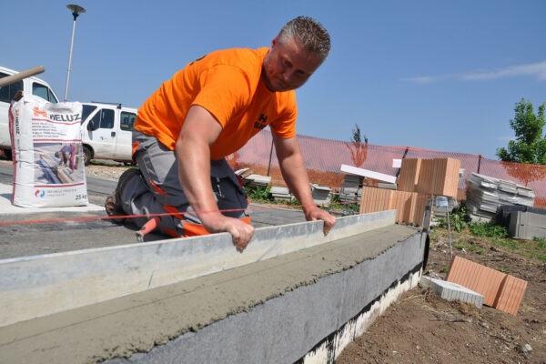 Zdění s maltou HELUZ SIDI je rychlejší a úspornější